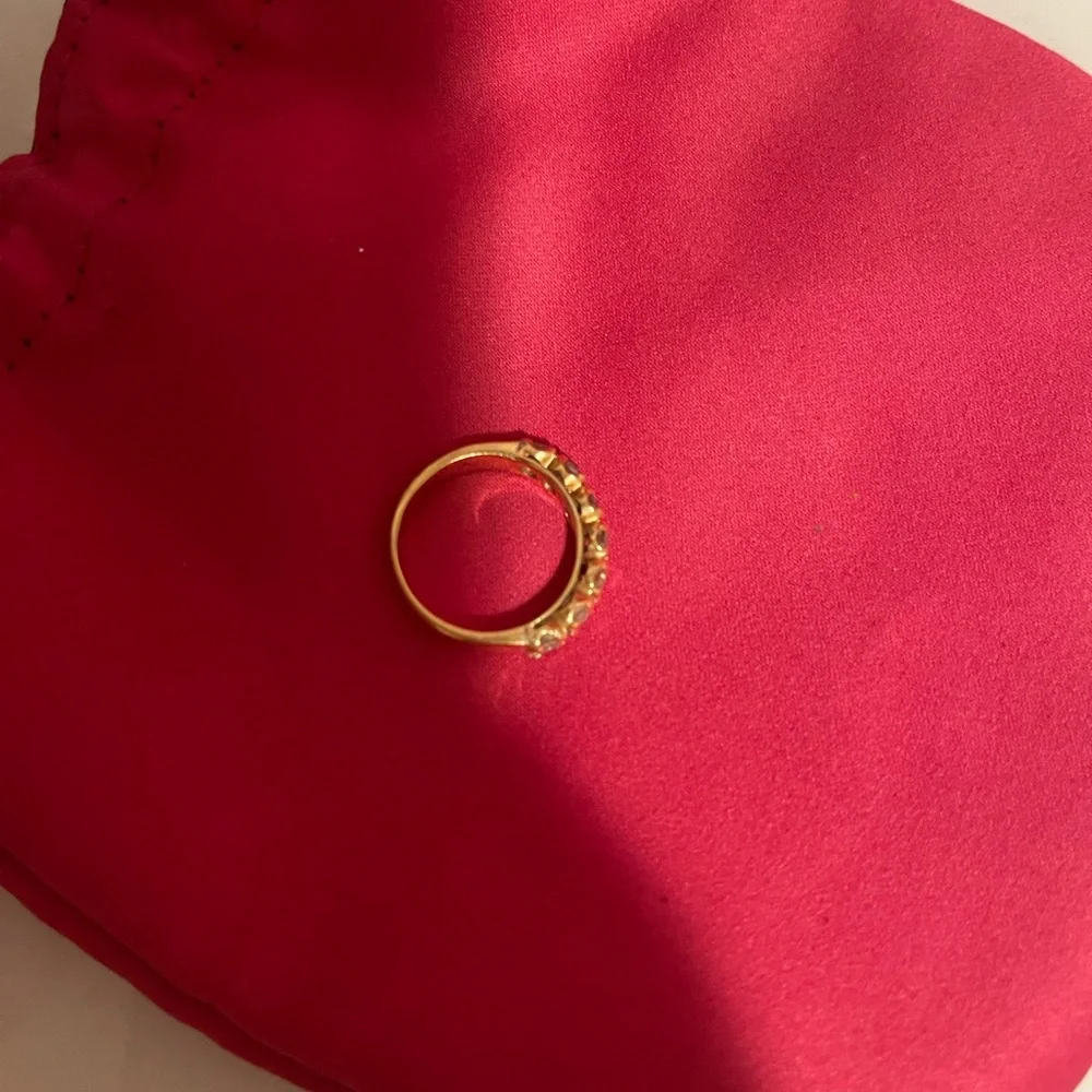 18k solid gold ring. Size 7 - Picture 3 of 8